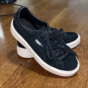 Black platform puma sneakers